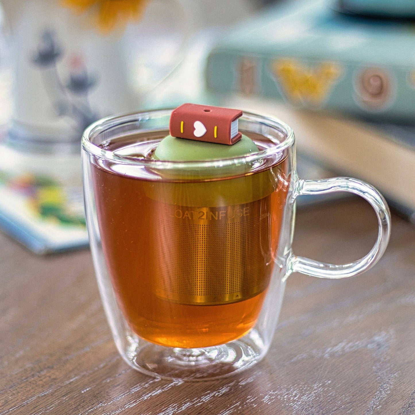 Brown Book | Floating Tea Steeper | Green Base | White Heart