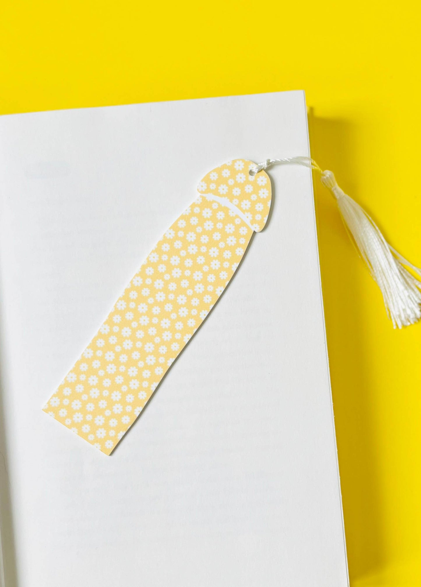 Hello, Daisy Cockmark™ Bookmark