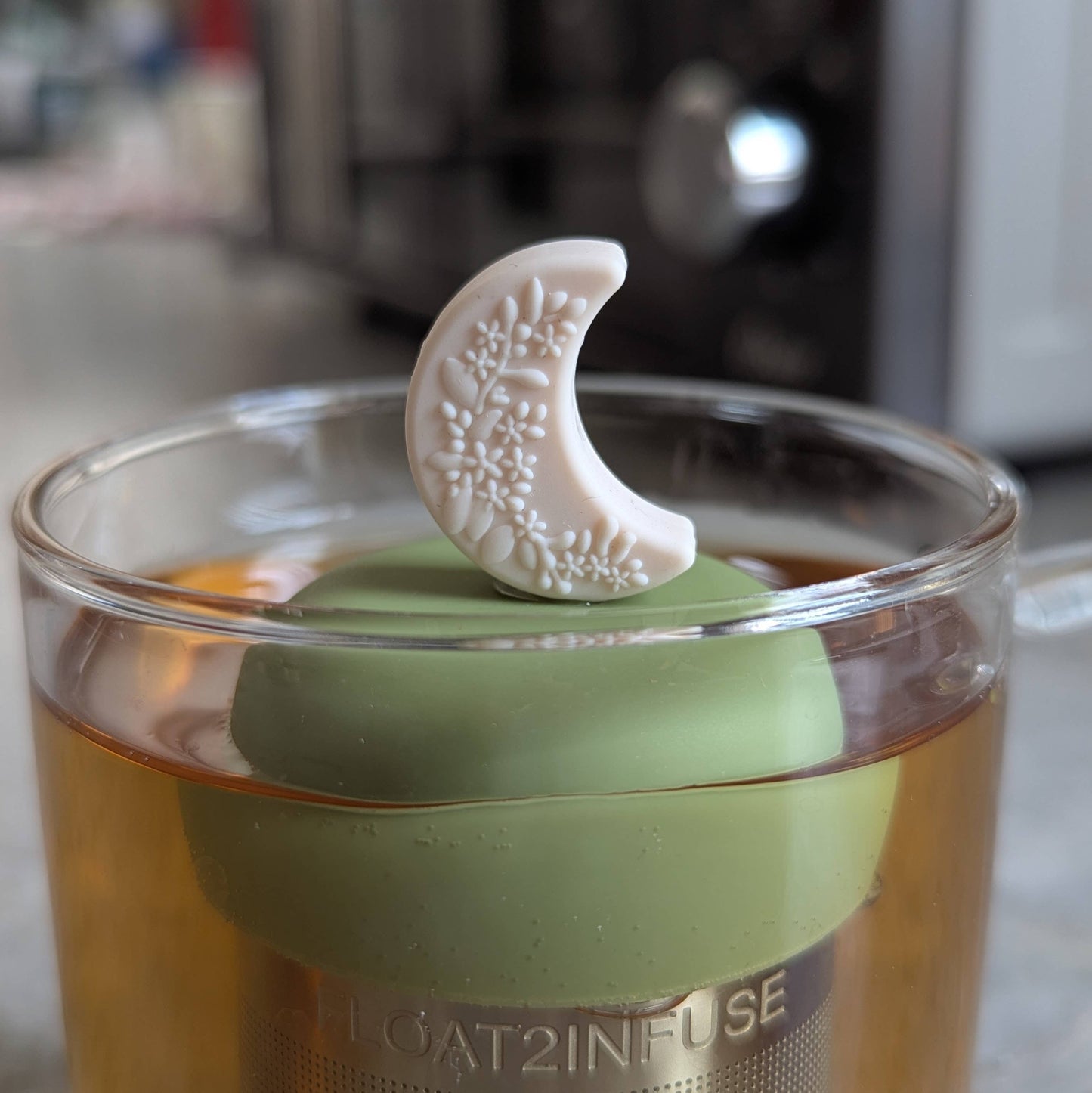 Ivory Floral Crescent Moon |Floating Tea Steeper |Green Base