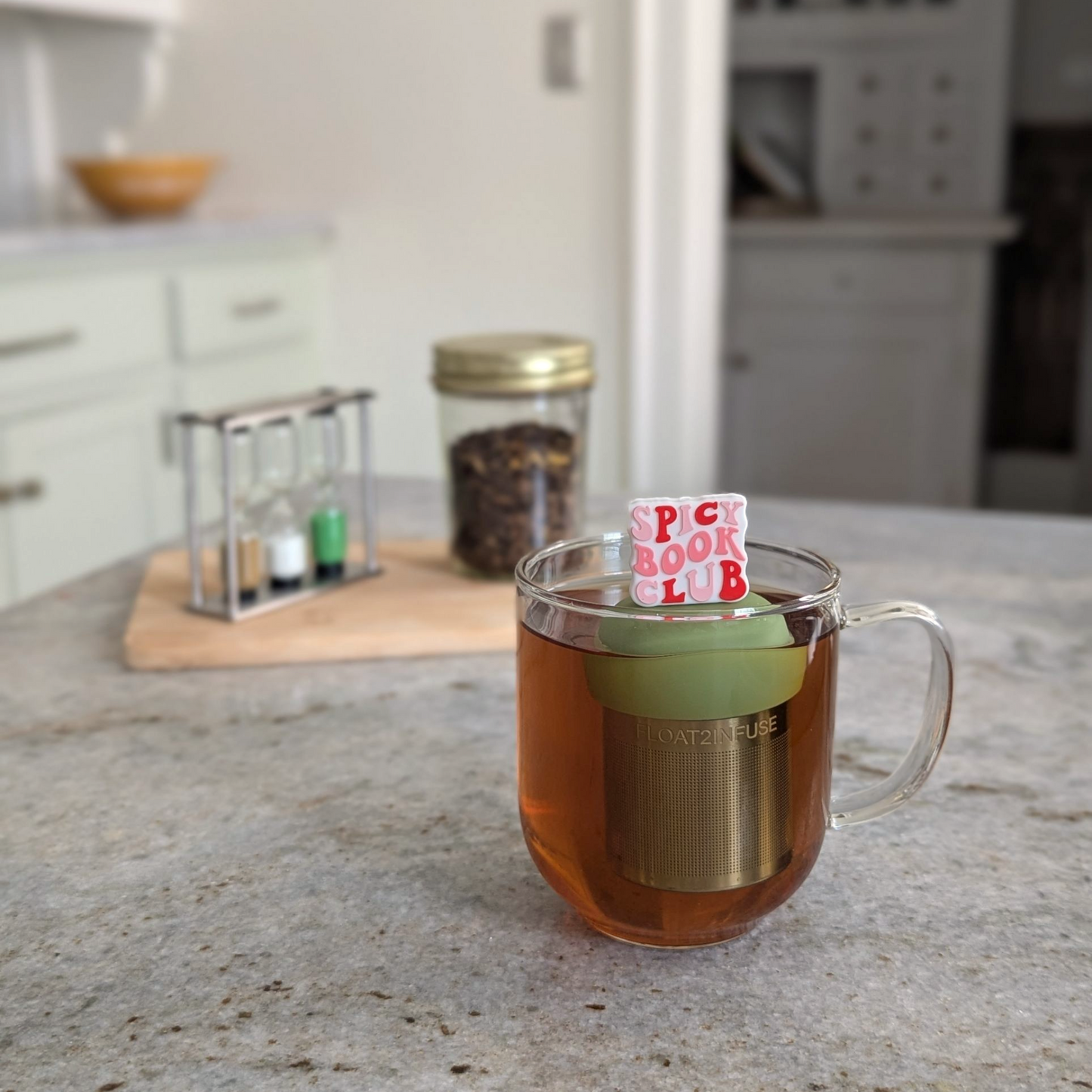 Spicy Book Club | Floating Tea Steeper | Green Base | White