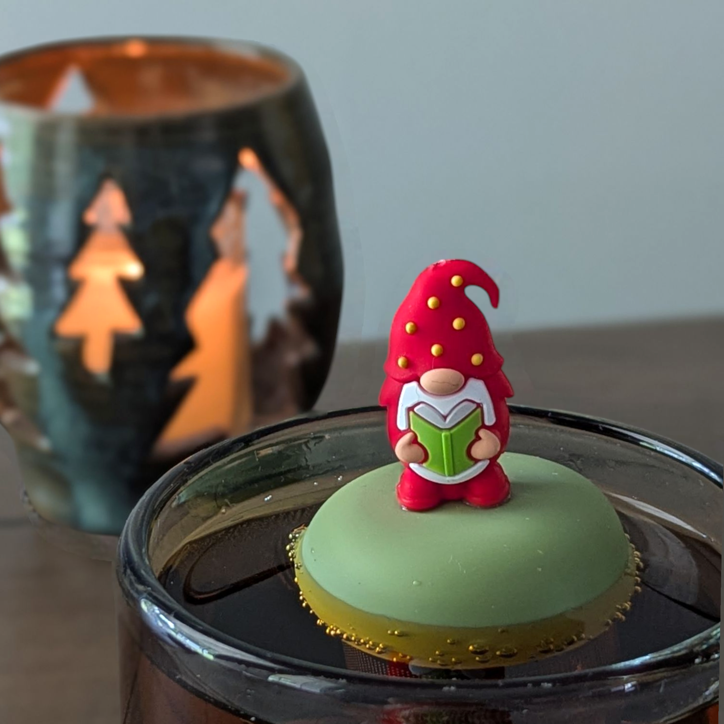 Christmas Carol Gnome | Floating Tea Steeper | Green Base