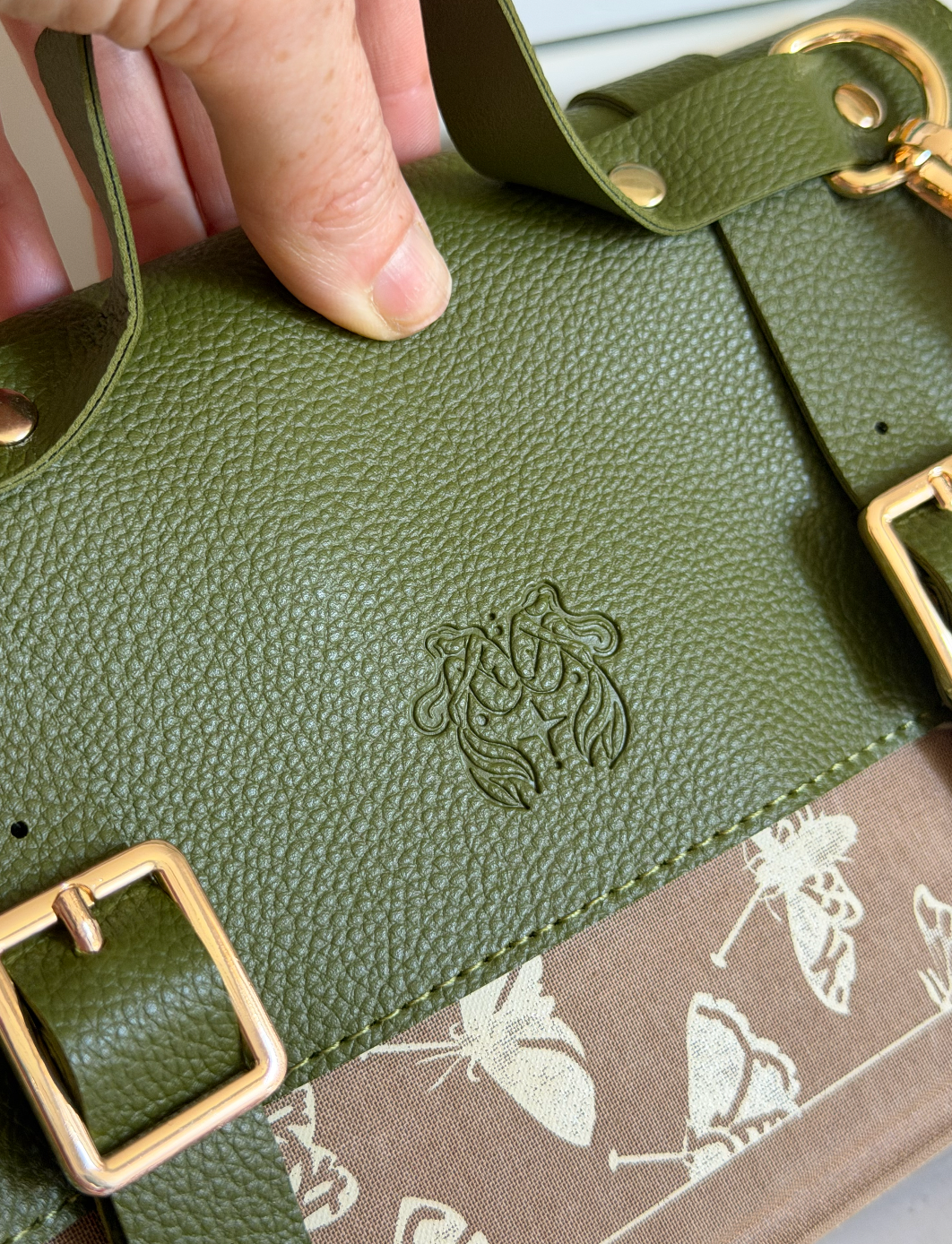 The Siren & Swan Book Satchel - Green