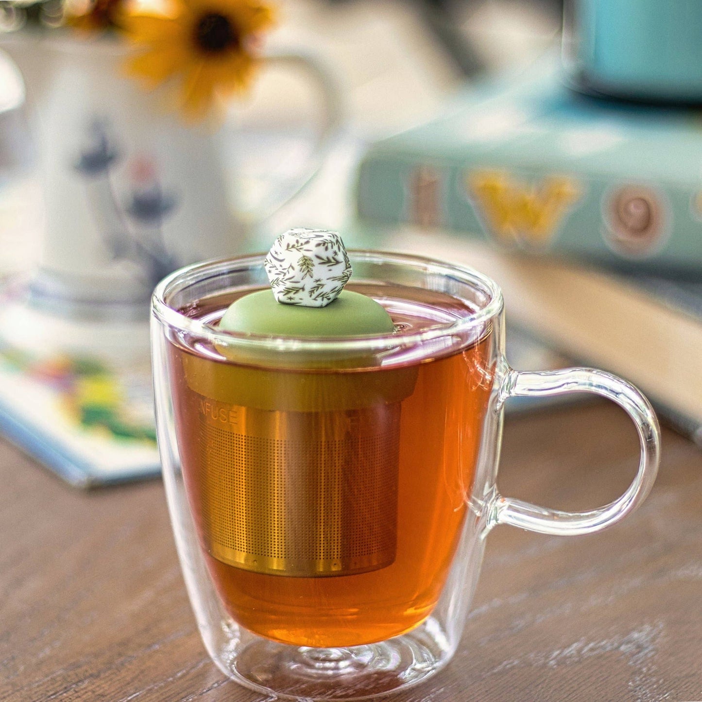 Hexagon | Floating Tea Steeper | Green Base | Herb Pattern