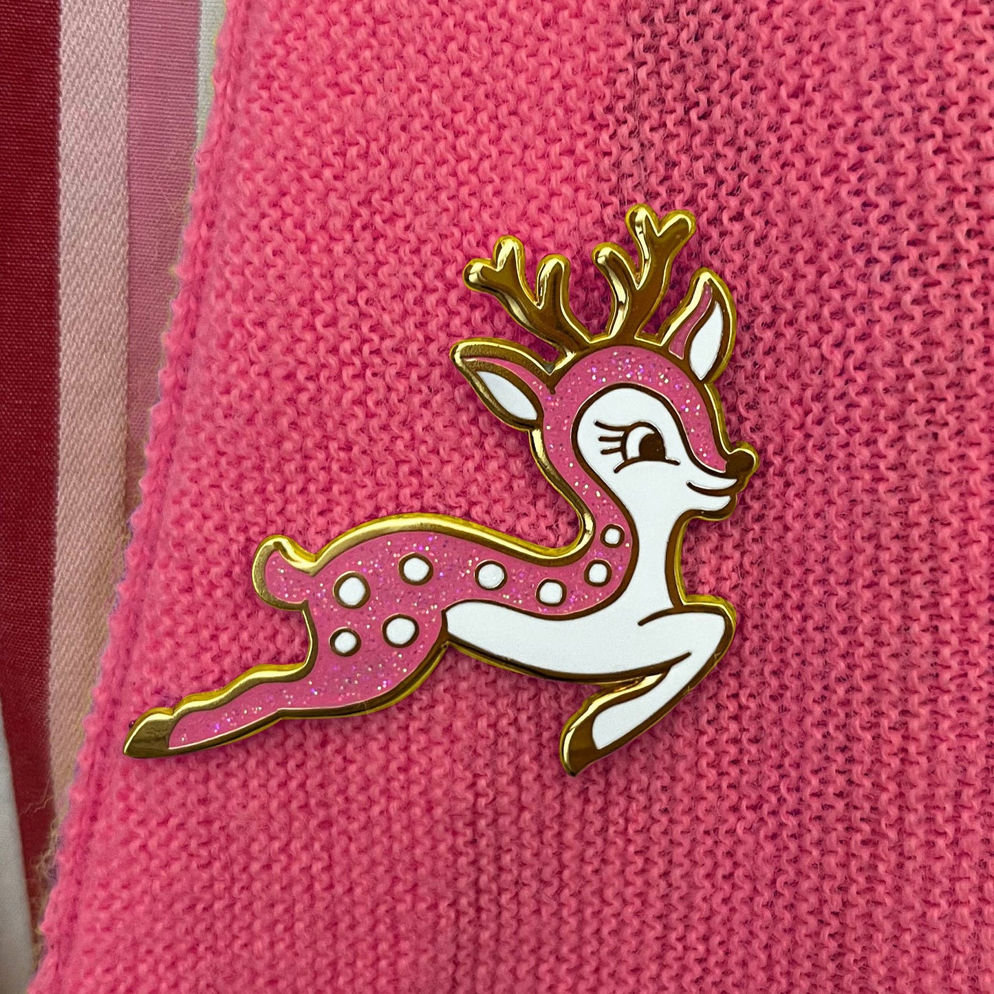 Cutie Christmas Deer enamel pin - kitschy Christmas brooch