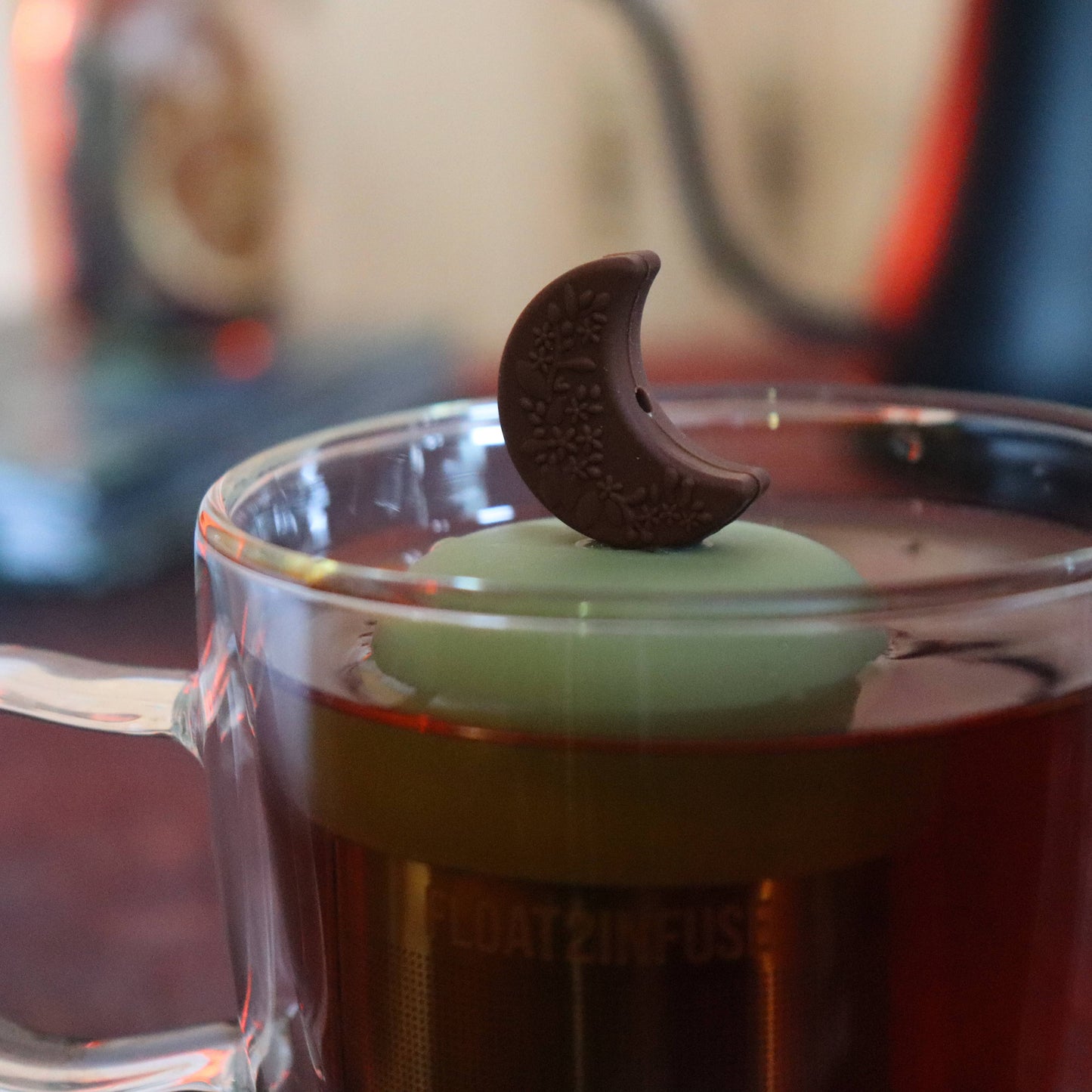 Floating Brown Floral Moon Tea Infuser I Green Base